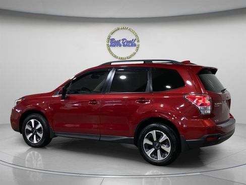 Used 2017 Subaru Forester 2.5i Premium AWD/4WD image 3