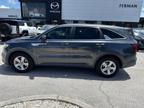 Used 2021 Kia Sorento LX FWD image 8