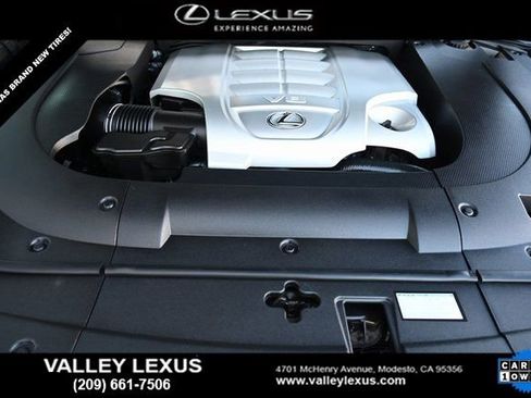 Used 2013 Lexus LX 570 4WD w/ Luxury Pkg image 23