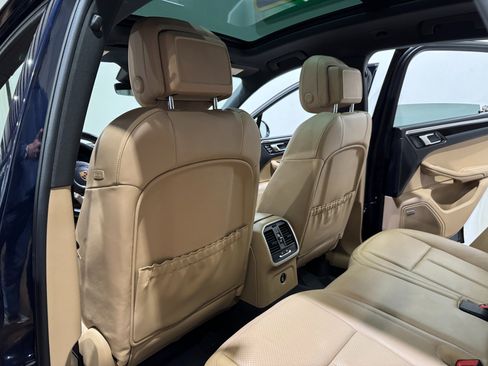 Used 2019 Porsche Macan S image 16