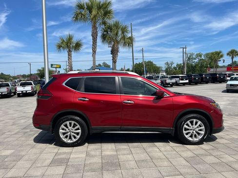 Used 2018 Nissan Rogue SV FWD image 7