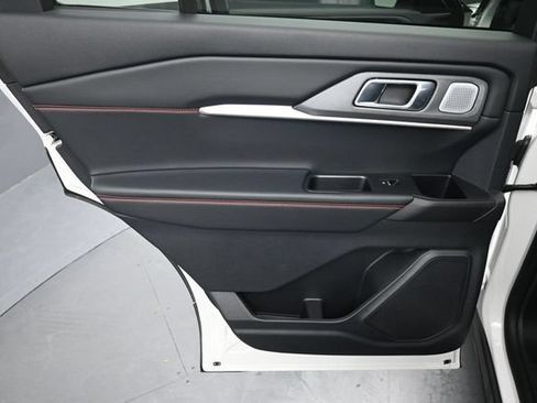 Certified 2025 Ford Explorer ST AWD/4WD image 24