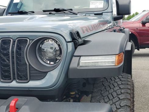 Certified 2024 Jeep Wrangler Unlimited Rubicon w/ Convenience Group AWD/4WD image 4