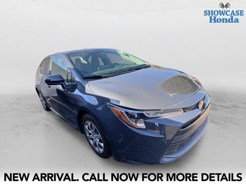 Used 2025 Toyota Corolla LE FWD image 6