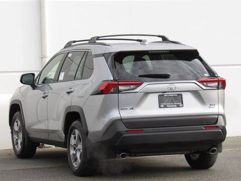 New 2025 Toyota RAV4 XLE w/ Convenience Package AWD/4WD image 5