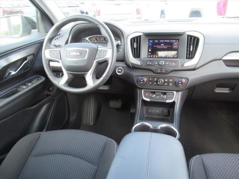 Used 2023 GMC Terrain SLE w/ Driver Convenience Package image 13