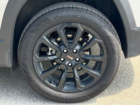 Used 2026 GMC Terrain Elevation w/ Elevation Premium Package FWD image 30