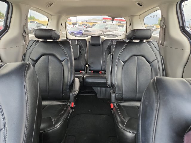 Used 2024 Chrysler Pacifica Touring-L FWD image 31
