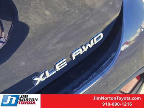 Used 2026 Toyota Highlander XLE AWD/4WD image 12