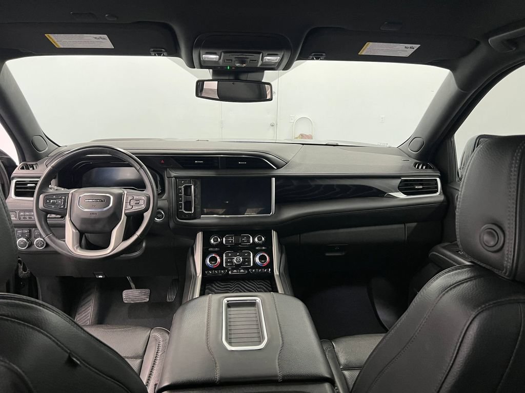 Used 2024 GMC Yukon XL Denali AWD/4WD image 11