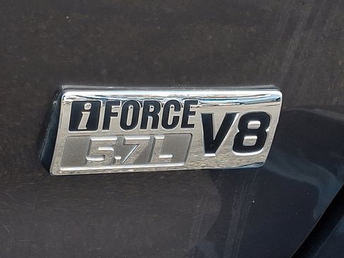 Used 2017 Toyota Sequoia SR5 image 30