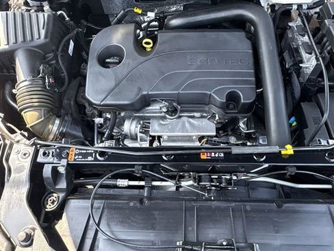 Used 2023 GMC Terrain SLE w/ Driver Convenience Package image 28