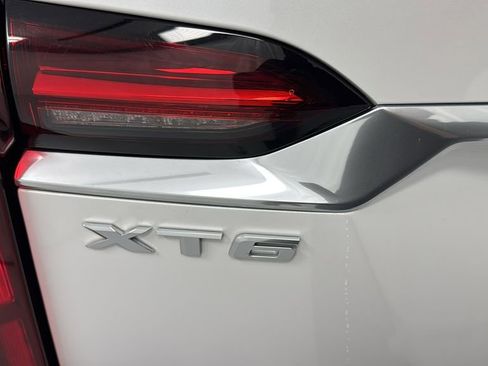 Used 2022 Cadillac XT6 Premium Luxury image 39