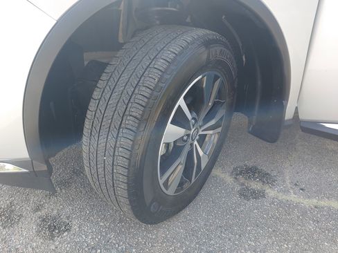 Used 2024 Nissan Murano SV image 32