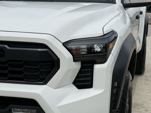 Used 2024 Toyota Tacoma TRD Off-Road AWD/4WD image 11