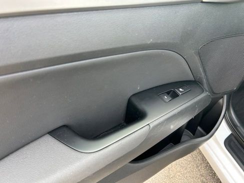 Used 2017 Hyundai Elantra Limited w/ Limited Tech Package 04 image 21