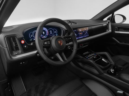 Certified 2025 Porsche Cayenne Coupe image 4