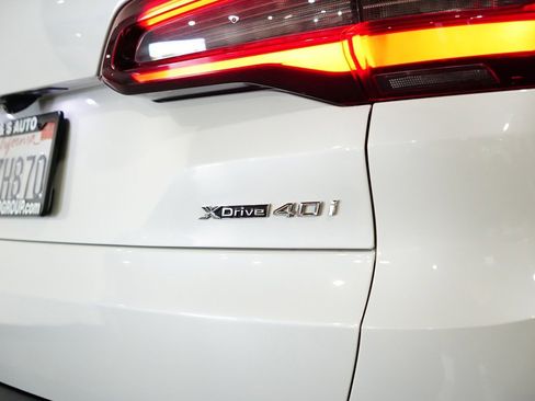 Used 2022 BMW X5 xDrive40i w/ Premium Package image 11