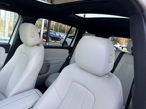 New 2026 Mercedes-Benz GLB 250 image 21