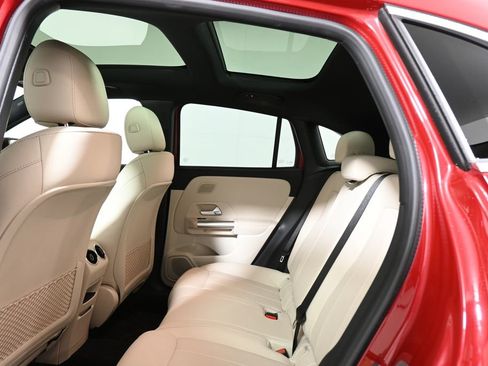 Certified 2025 Mercedes-Benz GLA 250 GLA 250 image 34