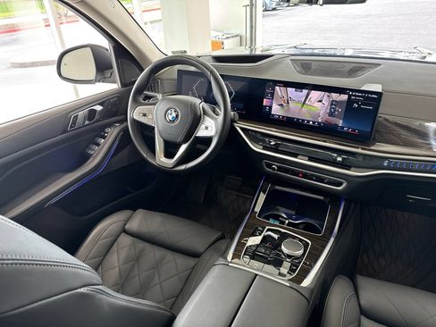 Used 2025 BMW X7 xDrive40i w/ Premium Package AWD/4WD image 49