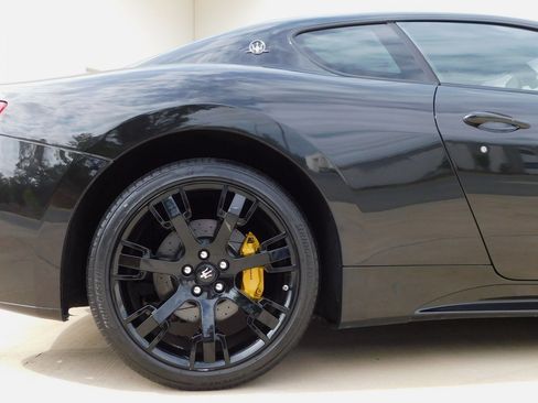 Used 2014 Maserati GranTurismo Coupe RWD image 26