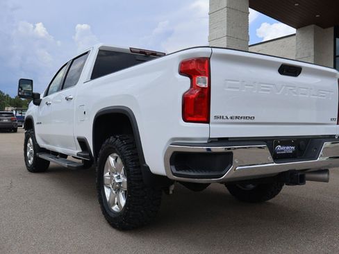 Used 2020 Chevrolet Silverado 2500 LTZ w/ LTZ Premium Package AWD/4WD image 3