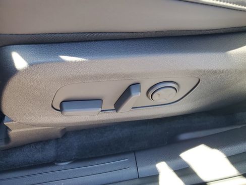 New 2026 Kia Carnival EX FWD image 7