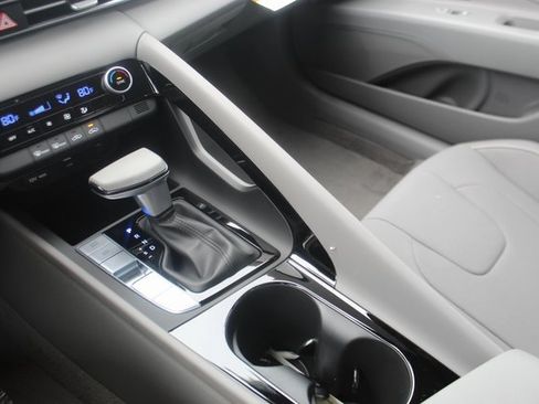 New 2026 Hyundai Elantra Blue image 22