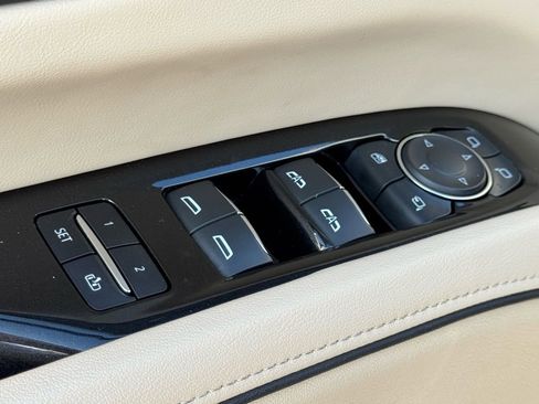 Certified 2023 Cadillac Escalade Premium Luxury w/ Performance Package image 18