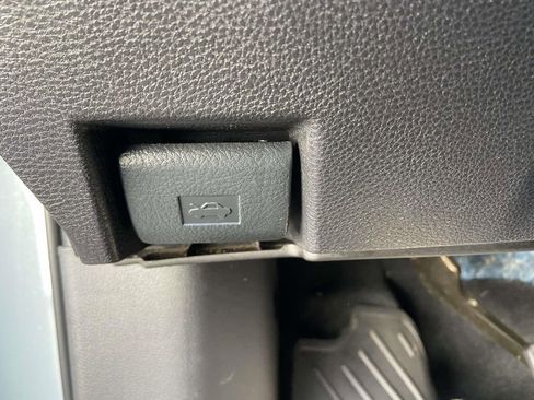 Used 2025 Toyota Tundra SR5 w/ SR5 Convenience Package AWD/4WD image 32
