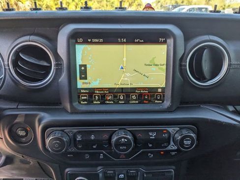Used 2019 Jeep Wrangler Unlimited Sahara AWD/4WD image 20