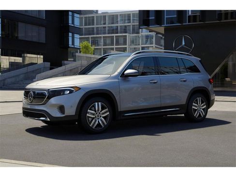 Used 2023 Mercedes-Benz EQB 300 4MATIC image 39