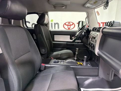 Used 2008 Toyota FJ Cruiser 4WD image 10