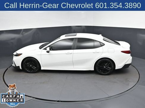 Used 2025 Toyota Camry SE w/ Multimedia Upgrade Package FWD image 32