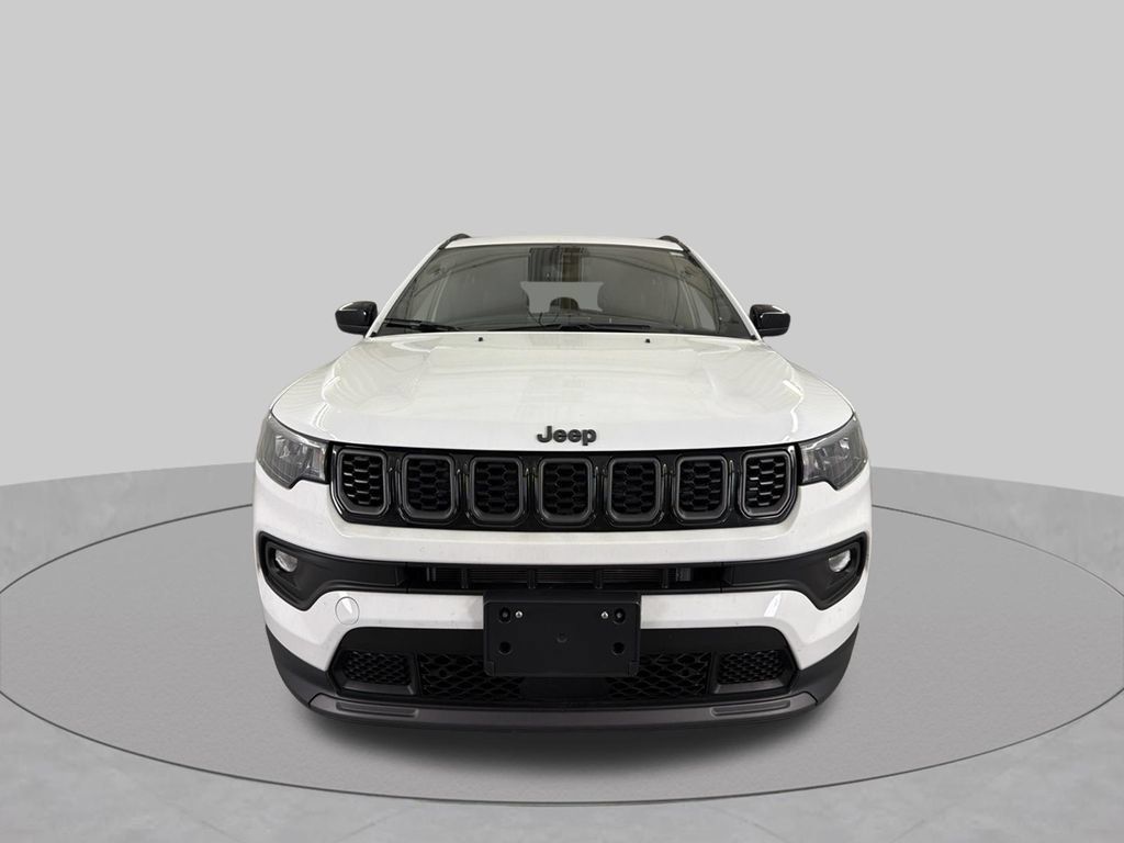 Used 2025 Jeep Compass Latitude w/ Convenience Group AWD/4WD image 4