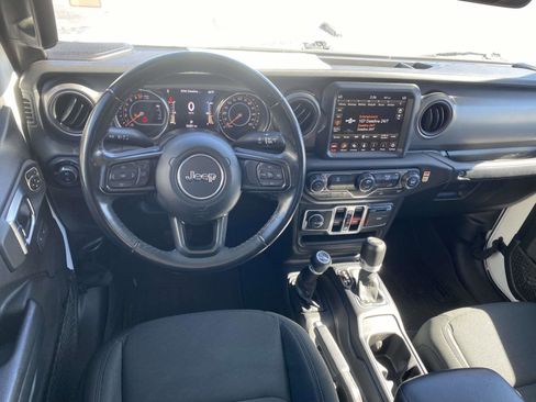 Used 2021 Jeep Gladiator Sport image 18
