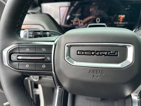Used 2025 GMC Yukon XL Denali w/ Denali Reserve Package AWD/4WD image 27