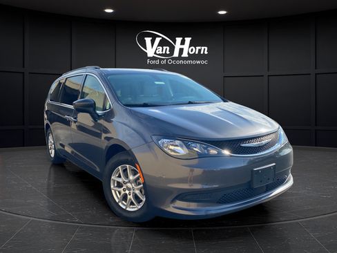Used 2021 Chrysler Voyager Lxi FWD image 1