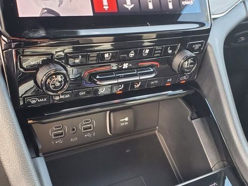 Used 2025 Jeep Grand Cherokee Overland w/ Adv Protech Group III image 28