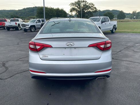 Used 2017 Hyundai Sonata SE FWD image 4