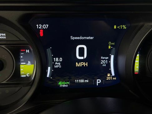 Used 2025 Jeep Wrangler Unlimited Sahara w/ Safety Group AWD/4WD image 23