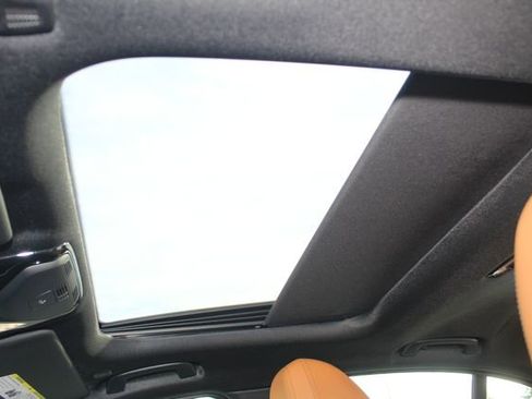 New 2026 BMW 330i xDrive Sedan w/ Premium Package image 22