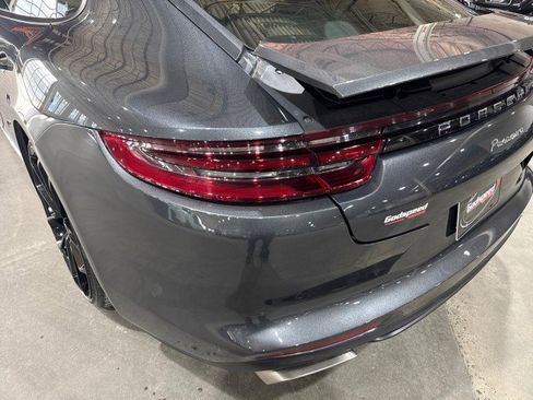 Used 2017 Porsche Panamera image 43