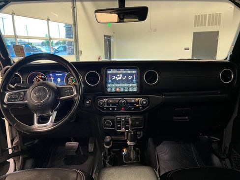 Used 2020 Jeep Wrangler Unlimited Sahara image 28