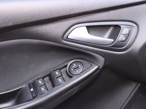 Used 2018 Ford Focus SE image 14