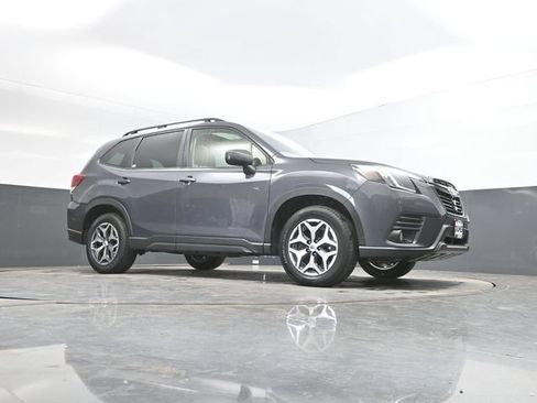 Used 2023 Subaru Forester Premium AWD/4WD image 47