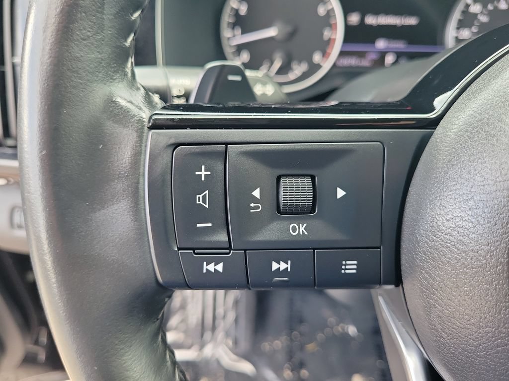 Used 2023 Nissan Pathfinder SV w/ SV Premium Package AWD/4WD image 19