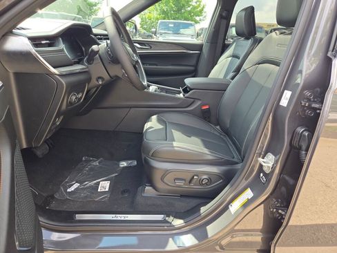 New 2025 Jeep Grand Cherokee L Overland image 25