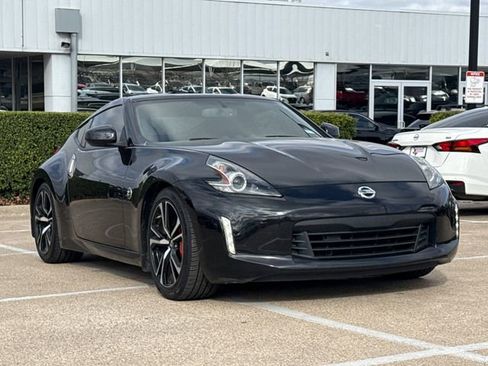 Used 2020 Nissan 370Z Touring Sport image 2